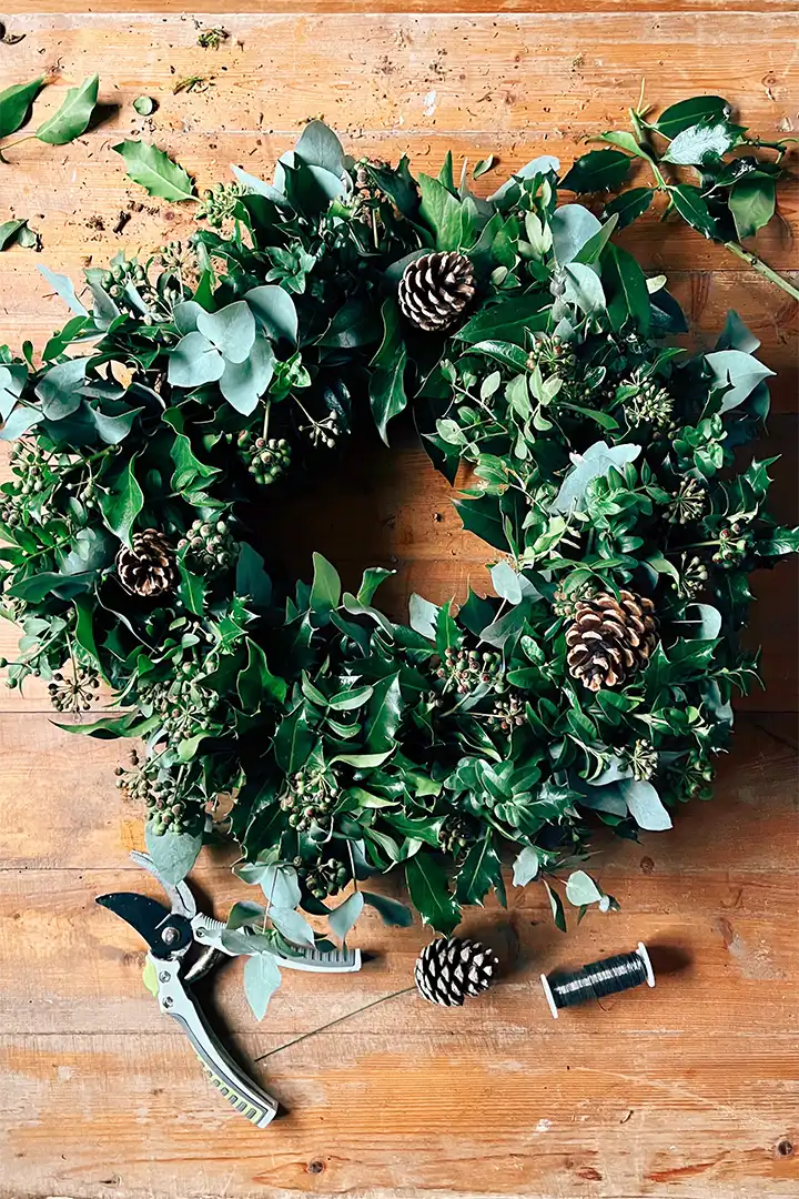 Luxury wreath making workshops held at lillingstone pick your own