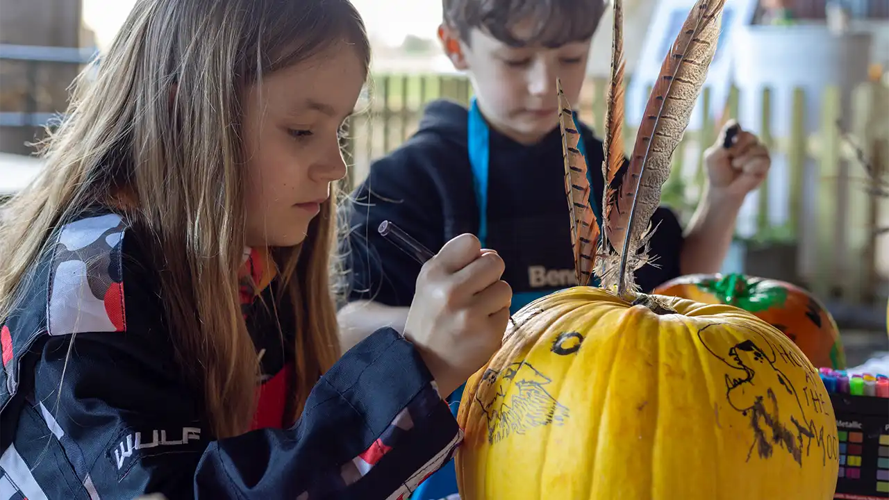 ChildrensParties PumpkinDecorating